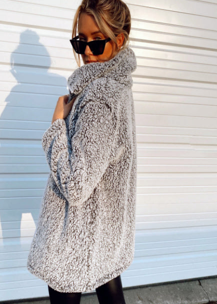 Cozy Alpine Sherpa jacket in grey